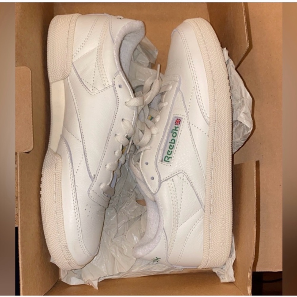 Reebok classic club, vintage sneakers in chalk